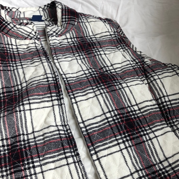 Basic Editions Cream Plaid Zip Front Vest - Picture 2 of 8